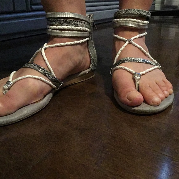 Very Volatile los Angela’s Sandals - Picture 3 of 8